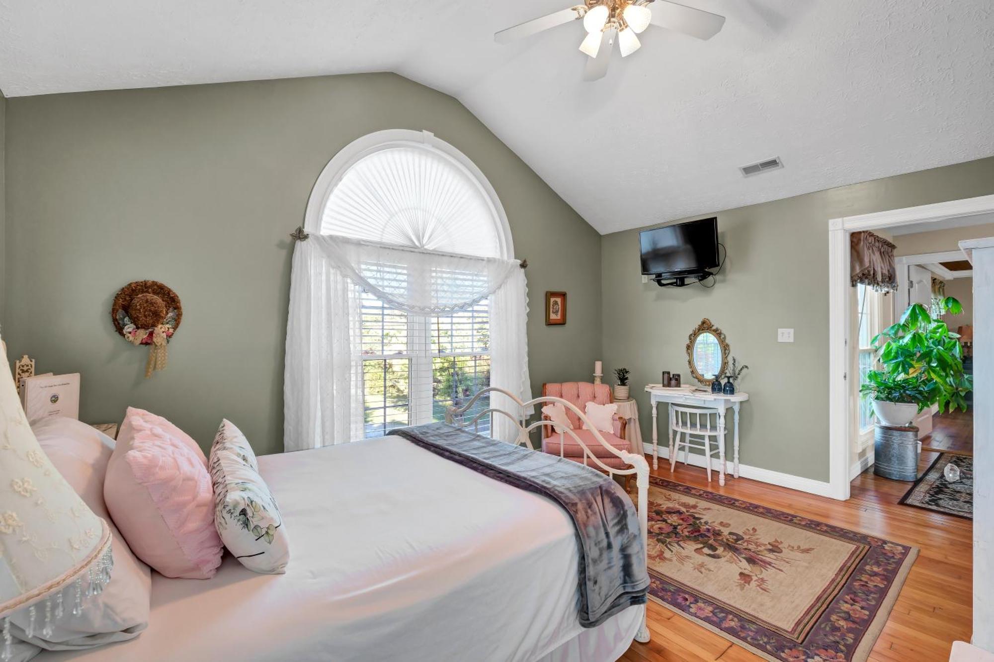 Hill House Bed And Breakfast Loretto Екстер'єр фото