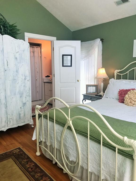 Hill House Bed And Breakfast Loretto Екстер'єр фото