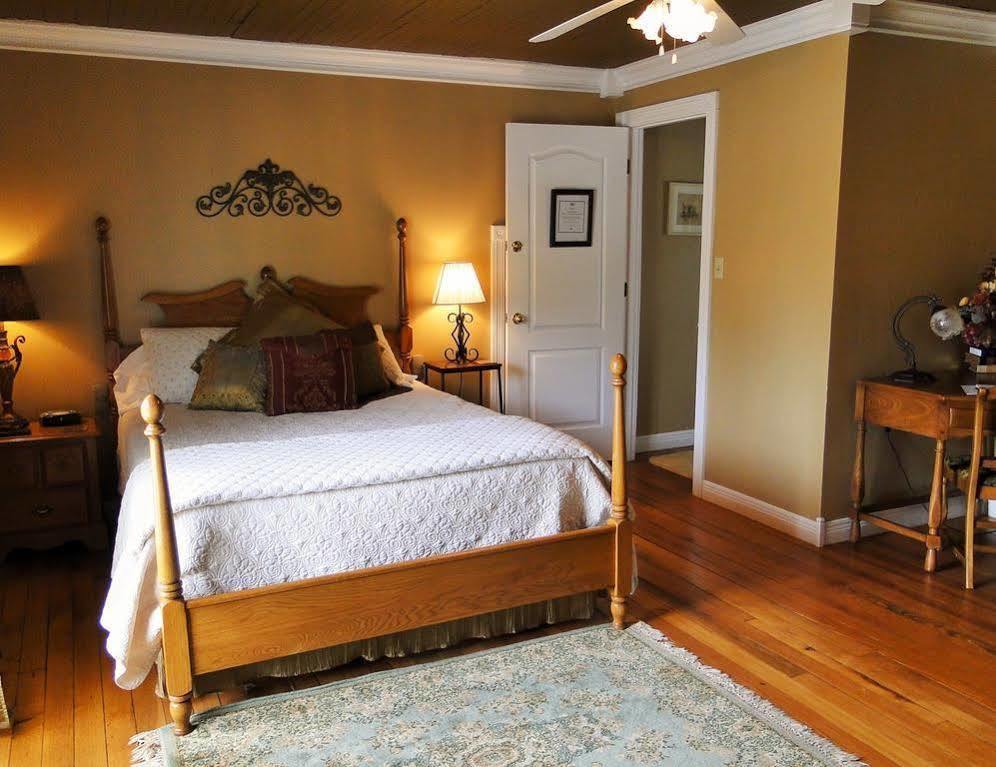 Hill House Bed And Breakfast Loretto Екстер'єр фото