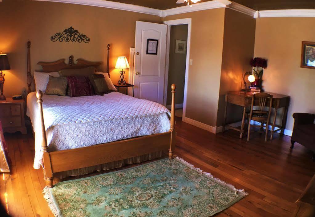 Hill House Bed And Breakfast Loretto Екстер'єр фото