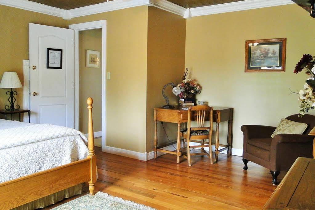 Hill House Bed And Breakfast Loretto Екстер'єр фото